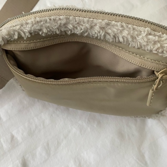 Cozy Beige Sherpa Crossbody Bag - Picture 9 of 12